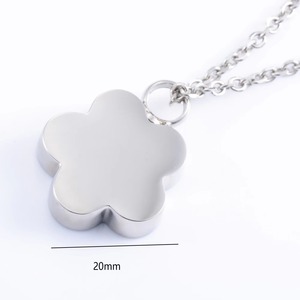 Collier pendentif urne funéraire en acier inoxydable pour cendres, avec breloques et chaîne, bijou commémoratif de crémation, accessoire souvenir - Product Image 1