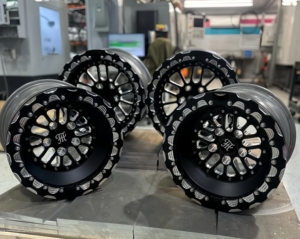 Rines Forjados Beadlock Personalizados <span class=keywords><strong>de</strong></span> 14-24 Pulgadas 5X112 5x120.65 5X114.3 para Carreras <span class=keywords><strong>de</strong></span> Arrastre, para Autos <span class=keywords><strong>de</strong></span> Carreras GMC Corvette Challenger - Product Image 2