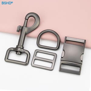 Juego de arnés de <span class=keywords><strong>collar</strong></span> de perro de lujo correas de cinturón de Metal gris pistola con hebilla de pasador de anillo en D ajuste deslizante Liberación lateral fuerte y elegante - Product Image 1