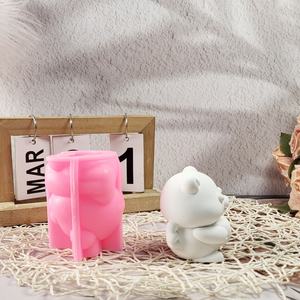 Moules de coulée en résine faits à la main pour bricolage Ins Style ornements décoratifs moules en silicone de porc W0595 outils de gâteau - Product Image 5