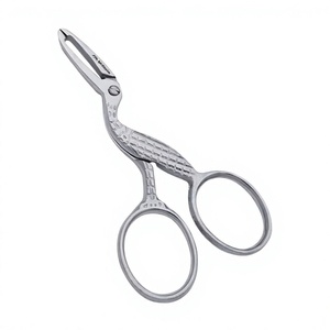 Ciseaux à cuticules en gros en acier inoxydable, ciseaux de coiffure fantaisie, ciseaux de précision tranchants pour la coupe des ongles et des cuticules pour salon - Product Image 1