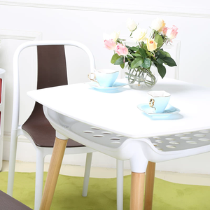 Elegante Tavolo da Pranzo in Legno con 4 Sedie, Bianco, Stile Nordico, con Vano Portaoggetti, Moderno - Product Image 1