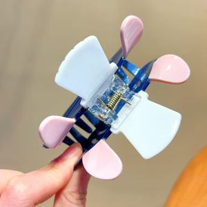 Nouvelle pince à cheveux Qian Jin en acétate, motif souris de dessin animé mignon, couleur dégradée, 8 cm, pour la rentrée scolaire, mode quotidienne, pince à cheveux pour <span class=keywords><strong>femme</strong></span> - Product Image 5