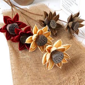 Vente en gros Fleur séchée à la main fleurs en bois séchées bourgeon rouge lotus pour artiste bouddhiste décoration intérieure - Product Image 6