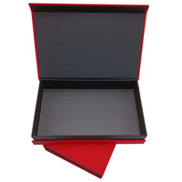 Boîte cadeau rigide en carton personnalisable et durable avec estampage à chaud or, revêtement UV et impression offset pour mariage et bijoux