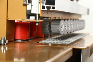 Plaqueuse <span class=keywords><strong>de</strong></span> <span class=keywords><strong>chant</strong></span> portable pour le travail du bois machine à chanter en bois pvc - Product Image 3