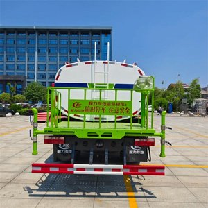 Camión Cisterna de Agua Dongfeng 4X2 de 12m³ a Precio Competitivo para Limpieza de Carreteras, Jardinería y Control de Polvo - Product Image 6