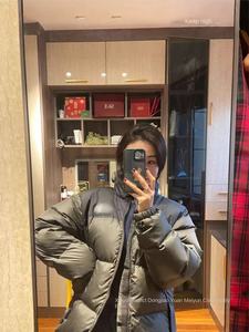 Giacca Bomber North Face TNF1996 Versione USA Originale di Alta Qualità con Motivo a Cuore 700 Streetwear per Uomo e Donna - Product Image 3