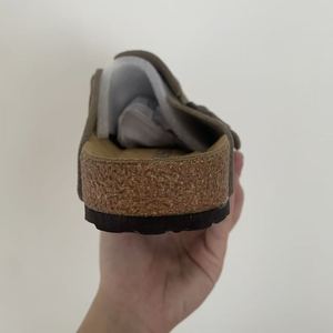 Sandalias planas de exterior personalizadas de Alemania, tipo mule, de cuero auténtico y ante, con plantilla de corcho, zuecos sólidos con forro de piel para mujer - Product Image 3