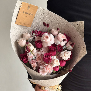 Papel de embalaje para ramos de flores hecho a mano con textura de corteza, papel texturizado de alta gama para embalaje de flores. - Product Image 1