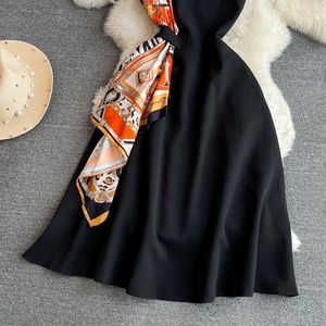 <span class=keywords><strong>Robe</strong></span> longue élégante sans manches coupe trapèze, col rond, taille cintrée, style rétro chic pour l'été 2024 - Product Image 3