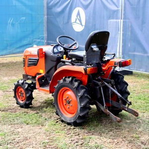 Kubota Wheel Tractor 25HP Engine Orange Color Agricultural <b>Machinery</b> - Product Image 1