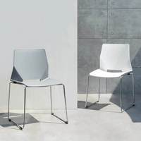 Chaise de bureau, de conférence, de formation, d'attente ou pour visiteurs, de haute qualité, empilable, avec base en plastique PP et structure en métal chromé