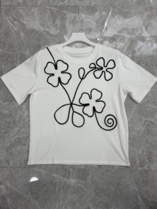 Fabricant OEM ODM, t-shirt pour femme 100% coton avec broderie, coupe ajustée, style <span class=keywords><strong>italien</strong></span> boutique - Product Image 2