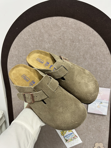 Sandalias y Zuecos de Exterior Berkens de Alta Demanda, Mules de Cuero Vacuno con Piel de Moda, Venta Directa de Fábrica, Pantuflas de Gran Venta a Bajo Precio - Product Image 2