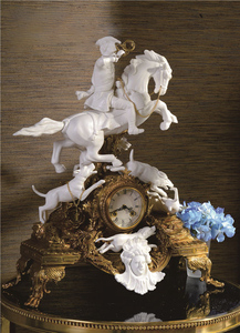 490*190*600 Little Boy on Horse con un Bugle and Hound Brass + Reloj decorativo de cerámica - Product Image 2