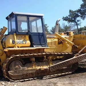 Bulldozer sur chenilles CHETRA D60 d'occasion avec capacité de bêchage de 5,4 m - Product Image 1