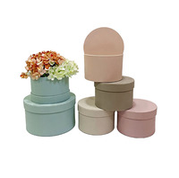 Boîte cadeau réutilisable en carton rigide métallique haut de gamme en forme de cœur avec doublure en éponge