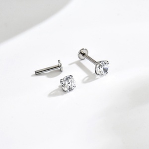 Boucles d'oreilles clous en acier inoxydable plaqué or avec zircon, hypoallergéniques, pour mariage, fiançailles ou cadeau - Product Image 1