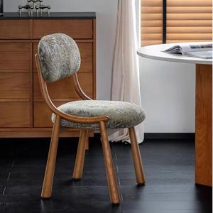 Chaise de salle à manger rembourrée de style vintage nordique, en bois massif de frêne, design simple et décontracté pour les petites maisons - Product Image 4