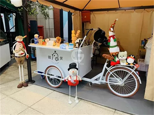 Tasty Treks : une visite complète des délices culinaires des tricycles à nourriture de la région de Los Angeles - Product Image 4