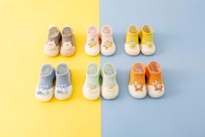 <span class=keywords><strong>Scarpine</strong></span> per Neonati in Misto Cotone con Simpatici Patch Animali - Suola Morbida e Flessibile, Ideali per i <span class=keywords><strong>Primi</strong></span> <span class=keywords><strong>Passi</strong></span> Sicuri - Product Image 2