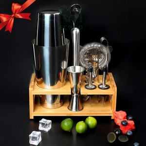 <span class=keywords><strong>Kit</strong></span> de barman 20oz 27oz Jigger Outils de bar à vin Shaker à <span class=keywords><strong>cocktail</strong></span> avec support en bambou - Product Image 5