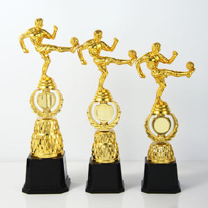 Trophée <span class=keywords><strong>de</strong></span> football en plastique doré <span class=keywords><strong>de</strong></span> haute qualité, série sportive, vente en gros, conception personnalisée - Product Image 2