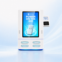 Station de recharge de téléphones portables avec batteries externes partagées, borne de location de powerbanks, chargeurs rapides portables et adaptateurs, distributeur automatique