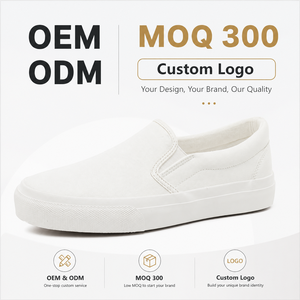 Sneakers Slip-On <span class=keywords><strong>in</strong></span> <span class=keywords><strong>Tela</strong></span> Vulcanizzata con Logo Personalizzato OEM ODM, <span class=keywords><strong>Scarpe</strong></span> Casual Leggere e Traspiranti <span class=keywords><strong>Bianche</strong></span>, MOQ Basso 300 Paia per Private Label - Product Image 1