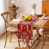 Chemin de table vintage bohème géométrique en jacquard coton et lin avec pompons, lavage à la main uniquement, 33x120cm