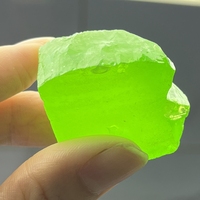 Pierres précieuses brutes Zircone cubique vert pomme Pierre brute non taillée