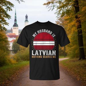 Mi marido es de Letonia, nada me asusta - Camiseta del orgullo de Letonia - Product Image 3