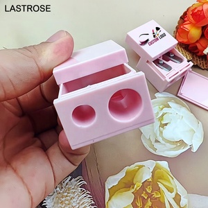 Borrador de doble agujero Rosa negro sacapuntas delineador de labios de cejas cosmético Sacapuntas de lápiz de doble agujero Sacapuntas de plástico - Product Image 2