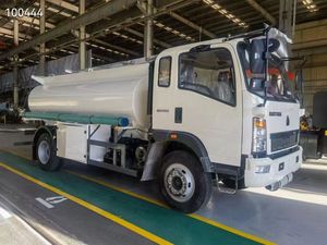 Sinotruck Howo 4x2 8x4 6x4 3000 galones 5 toneladas diesel 12000 litros 40000 litros 3000 galones camión tanque de combustible y aceite para la venta - Product Image 5