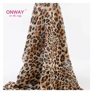 Tecido chiffon estampado de poliéster leopardo macio para roupas, preço de fábrica, elástico personalizado e deslizante