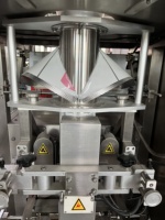 Machine d'emballage verticale de croustilles Machine d'emballage de sac VFFS peseuse multitête de chips de fruits d'étanchéité arrière