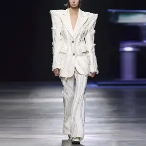 Voorraad 2024 Nieuwe Europese Amerikaanse Celebrity Lady Mode Verdikte Kwastje Franje Denim Lange Jas Dames Witte Jeans Sets