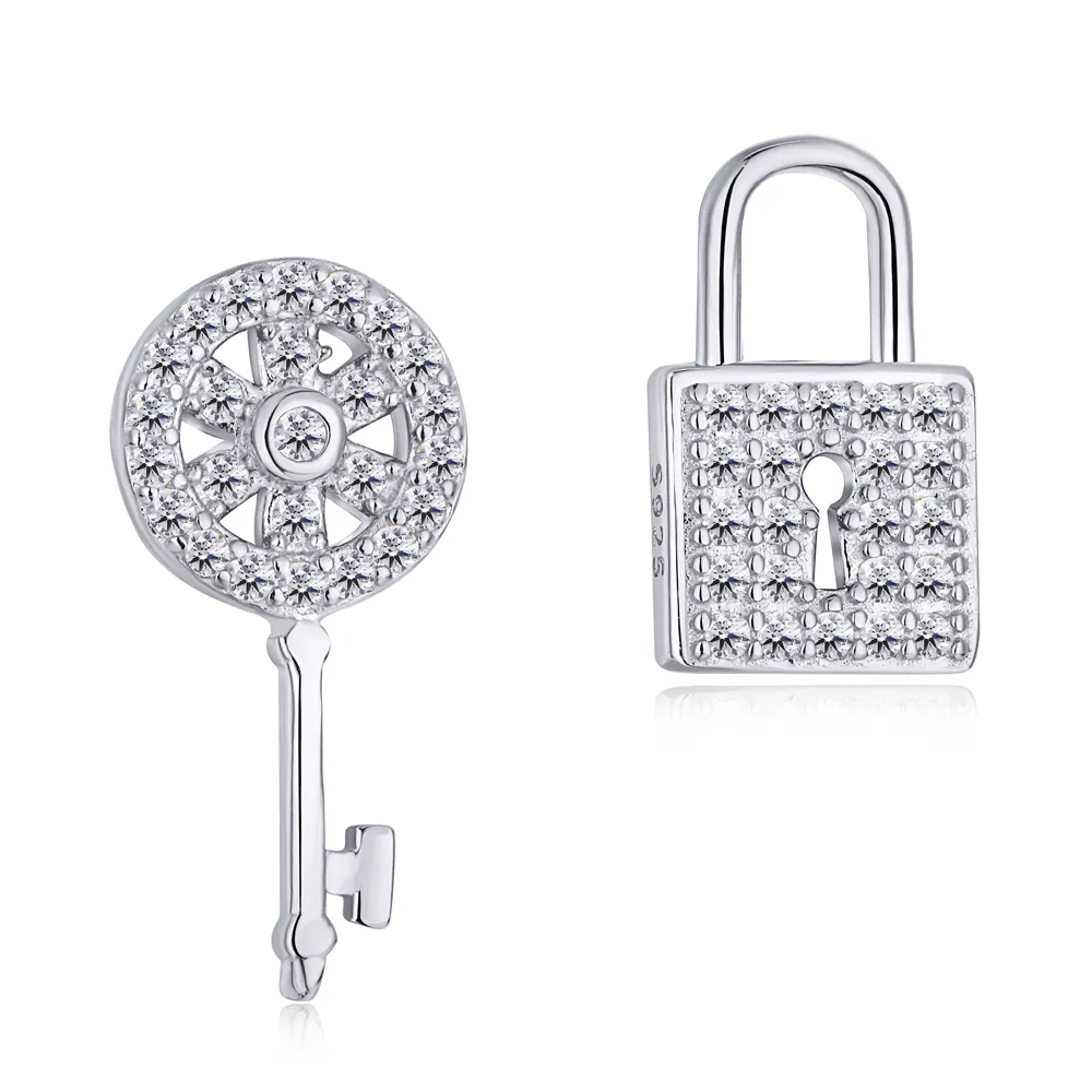 Dylam Trendy Brillant Diamant 18k Plaqué Or Avec Cubic Zircon Pierre Cadenas Clé Planète Stud Lune Boucles D'oreilles Pour Les Femmes