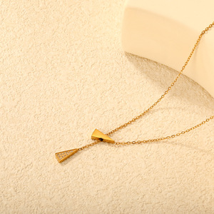 Collar con colgante de triángulo geométrico de aleación de zinc con engaste de punta, cadena de moda para fiesta - Product Image 2