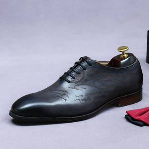Mocassins de luxe sur mesure pour hommes en cuir de vache véritable, chaussures de mariage pointues pour l'automne, tenue sociale formelle, motif imprimé - Product Image 4
