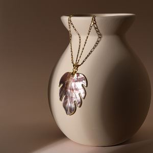 Wanita Bohemian gaya putih abu-abu ungu cangkang tembaga rantai kalung bentuk daun liontin untuk ulang tahun pernikahan cakar pengaturan - Product Image 6