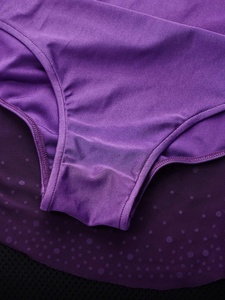 Robe de patinage artistique pour femme, ombrée, avec strass, en Spandex, col en V, manches longues en maille, avec trous pour les pouces, ourlet type mouchoir, pour compétition, personnalisable - Product Image 5