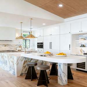 Gabinete de Cocina Blanco Moderno de Lujo Personalizado BALOM con Puertas de Panel Plano, Electrodomésticos Integrados e Isla - Product Image 4