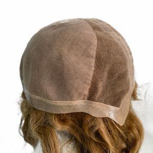 Perruque en <span class=keywords><strong>cheveux</strong></span> humains vierges de couleur blonde foncée à ondulation naturelle, avec dentelle suisse <span class=keywords><strong>fine</strong></span> et dessus en soie - Product Image 4