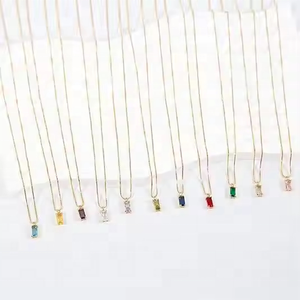 Nuevo Collar con Colgante de Circonita Cúbica con Corte Esmeralda, Chapado en Oro de 14K, Cadena de Acero Inoxidable, Unisex - Product Image 1