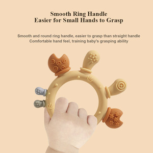 Cartone animato a forma di granchio bambino <span class=keywords><strong>massaggiagengive</strong></span> giocattolo sensoriale anello dentizione in <span class=keywords><strong>Silicone</strong></span> che afferra la dentizione giocattolo per il massaggio lenitivo - Product Image 4