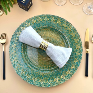 Assiettes de présentation contemporaines de luxe en verre coloré avec motif de dentelle gaufrée Mandala pour la décoration de <span class=keywords><strong>table</strong></span> de banquet de mariage - Product Image 6