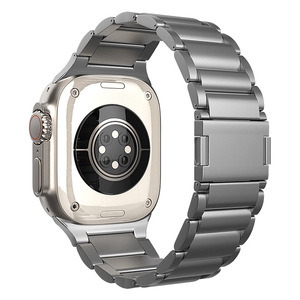 Connecteur à trois perles de qualité hommes <span class=keywords><strong>Bracelet</strong></span> à fermoir magnétique pour <span class=keywords><strong>Apple</strong></span> <span class=keywords><strong>Watch</strong></span> Series Ultra 2 Band 49mm TA1 <span class=keywords><strong>bracelet</strong></span> de montre en titane pur - Product Image 2
