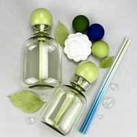 Emballage Bouteille en plastique transparente vide avec couvercles remplaçables pour l'emballage de boissons et de cosmétiques